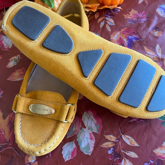 Micheal Kors Flats - Picture 4 of 4